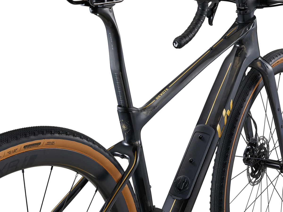 Devote Advanced Pro - Carbon