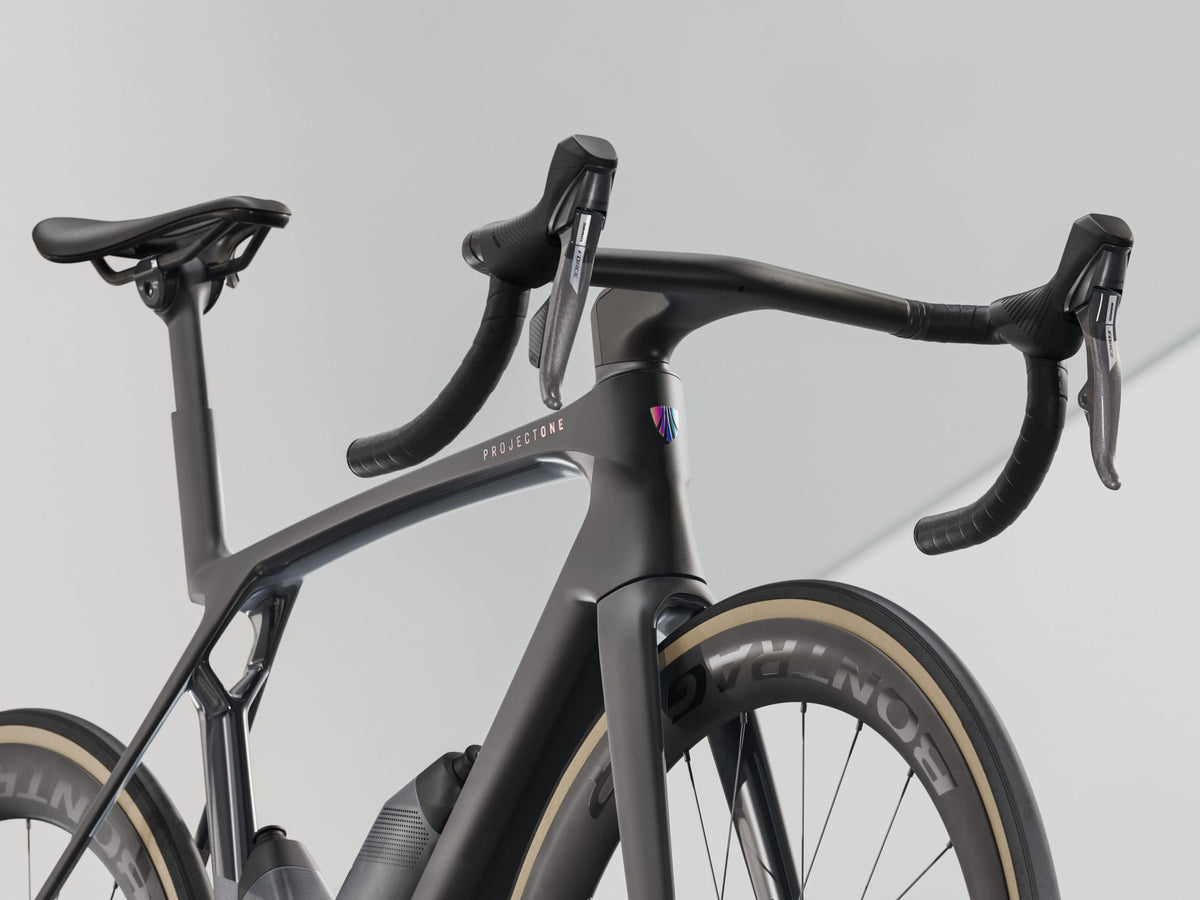 Madone SLR 7 AXS Gen 8 - Matte/Gloss Carbon Smoke